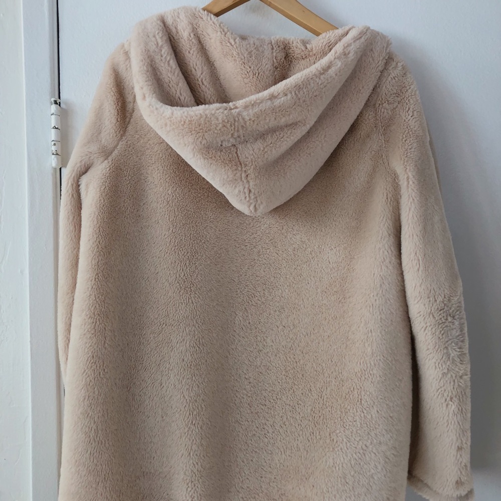 Brandy Melville Sandra Fur Coat - Picture 4 of 4